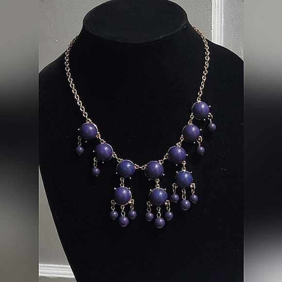 Purple Goldtone Bubble Statement Necklace. 🌴 - Picture 5 of 5